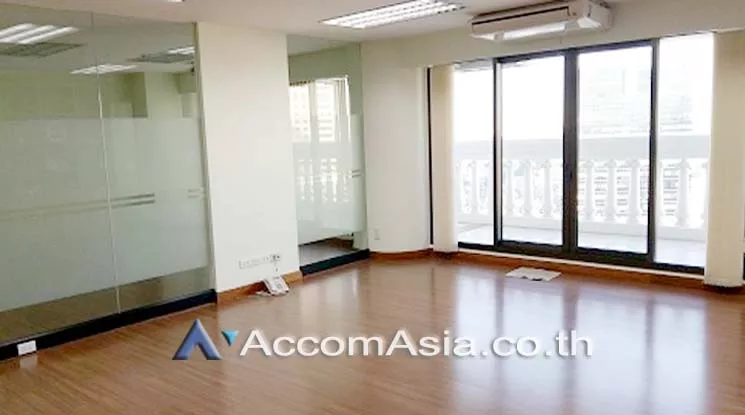 5  Office Space For Rent in Silom ,Bangkok BTS Surasak at Nusa State Tower AA16857